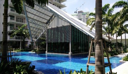 Four-Bedroom Apartment with Pool View