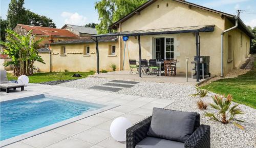 Three-Bedroom Holiday Home 