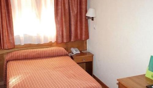 Single Room with Private Bathroom