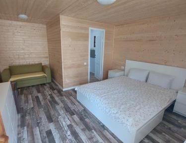 Deluxe Room (2 Adults + 1 Child)