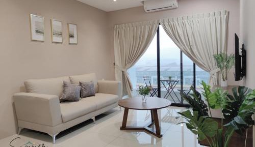 Three-Bedroom Premium Apartment with Balcony