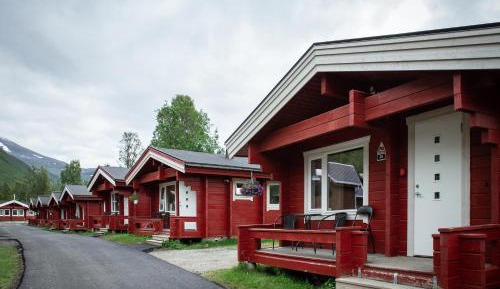 Traditional Cabin- Garden view