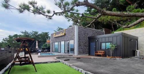 Two-Bedroom Townhouse