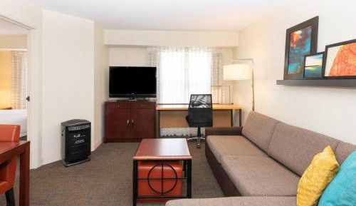 Pure Wellness 1 Bedroom Queen Suite with Sofa Bed