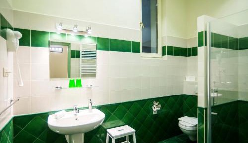 Quadruple Room with Private Bathroom
