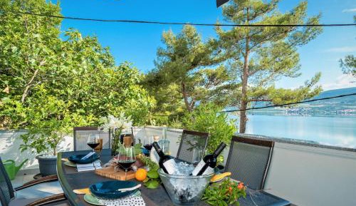Villa - Beach Front