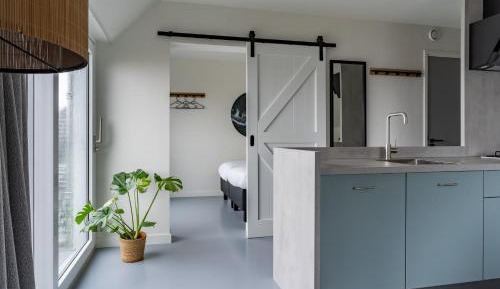 Apartment with Lake View