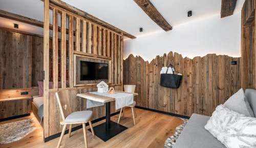 Junior Suite with Mountain View