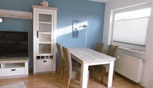 Three-Bedroom Apartment with Balcony