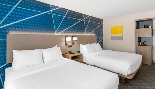 Queen Room with Two Queen Beds - Non-Smoking