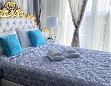 Deluxe Suite with Sea View