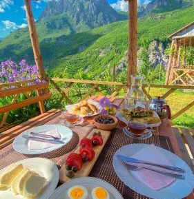 Deluxe Double or Twin Room with Mountain View