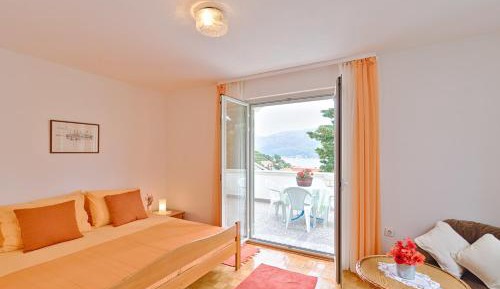 Two-Bedroom Apartment with Terrace and Sea View
