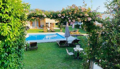 Villa with Garden View