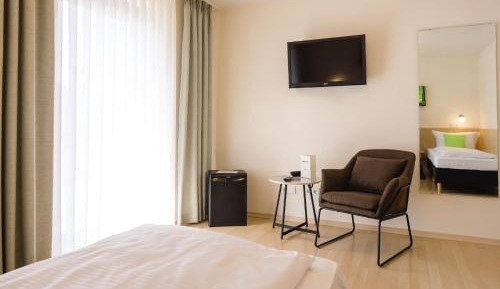 Deluxe Double or Twin Room with Balcony