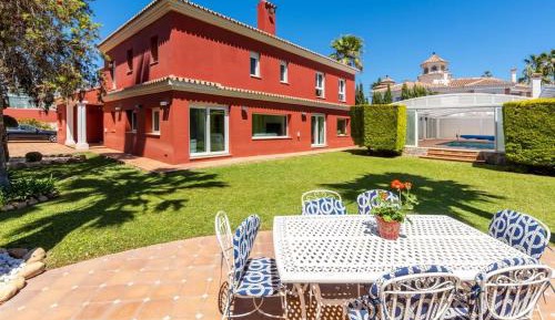 Deluxe Villa