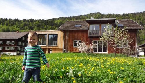 Apartment with Mountain View