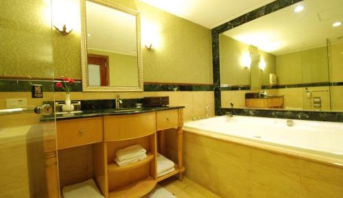 Deluxe Double Room with Park View