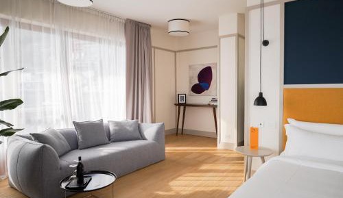 Suite with Lake View