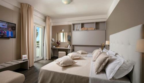 Triple Room with Sea View