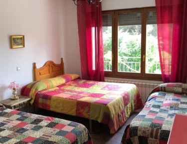 Quadruple Room with Shared Bathroom