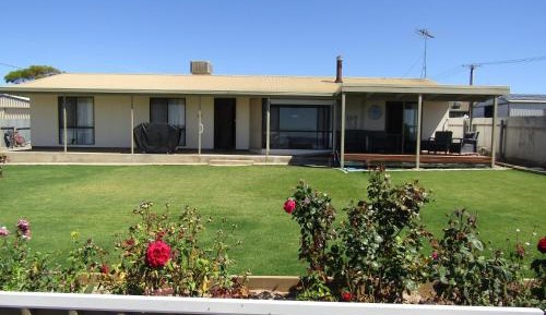 Three-Bedroom Holiday Home 