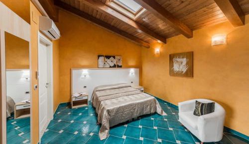 Large Double or Twin Room