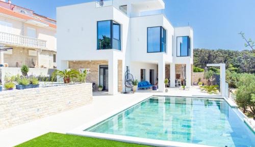 Villa with Sea View