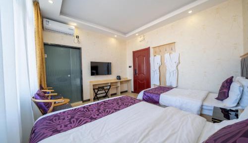 Deluxe Family Room