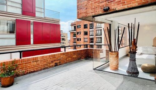 Apartment with City View