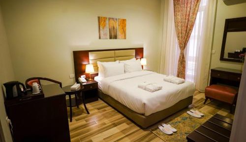 Deluxe Double or Twin Room with City View