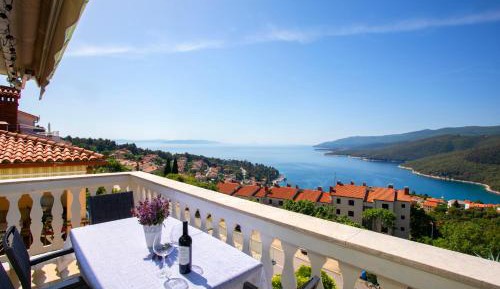 Two-Bedroom Apartment with Sea View and Balcony