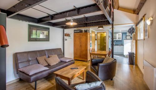 Superior One-Bedroom Apartment with Balcony