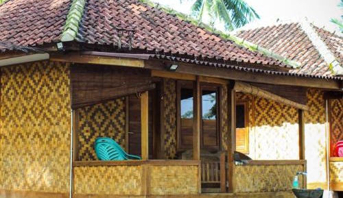 Family Room with Side Sea View