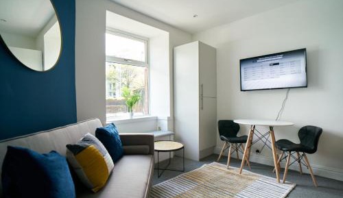 Deluxe One-Bedroom Apartment with Garden View