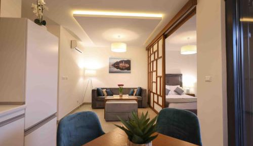 Two Bedroom Apartment with Balcony and Sea View (4 adults)
