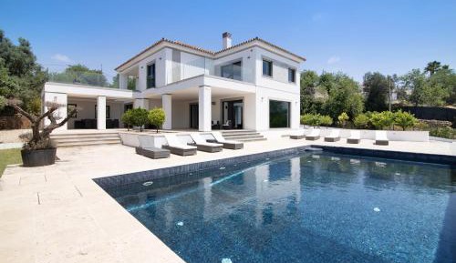 Villa with Garden View