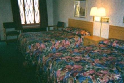 Double Room with Two Double Beds - Non-Smoking