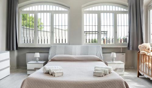 Superior One-Bedroom Apartment with Balcony