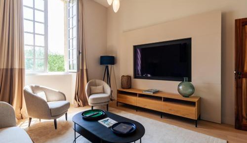 Superior One-Bedroom Apartment