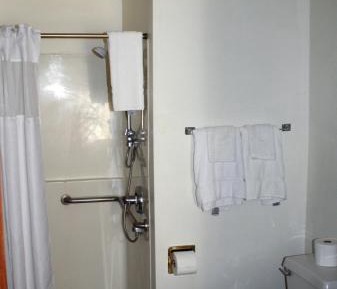 Standard Queen Room with Kitchenette