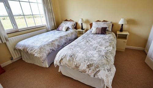 Twin Room with Bathroom