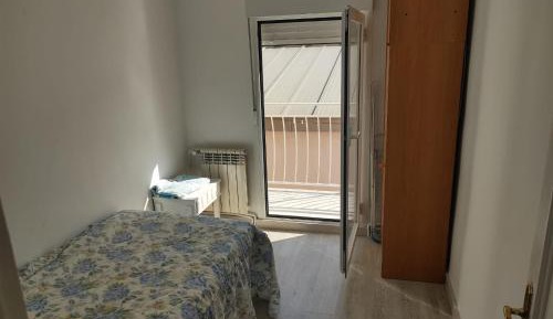 Single Room with Shared Bathroom