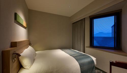 Double Room with Shower Booth- Non-Smoking