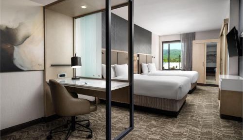 Suite with Two Queen Trundle Beds 