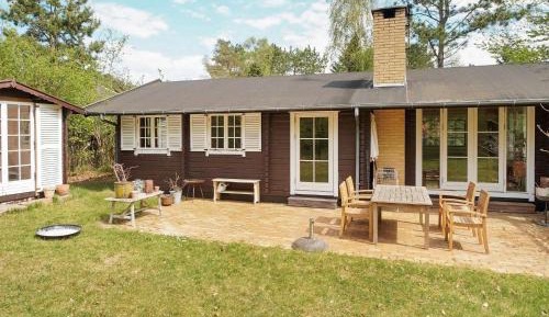 Three-Bedroom Holiday Home 