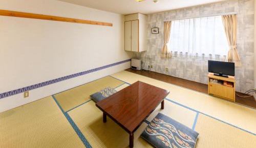 Japanese-Style Twin Room with Shared Bathroom