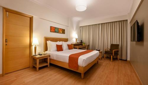 Deluxe Double Room with Complimentary Welcome Drink and 20% discount on Food and soft Beverages.