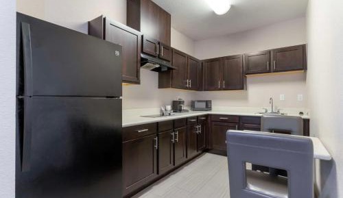 King Room with Kitchenette - Disability Access/Non-Smoking