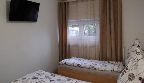 Quadruple Room with Private Bathroom